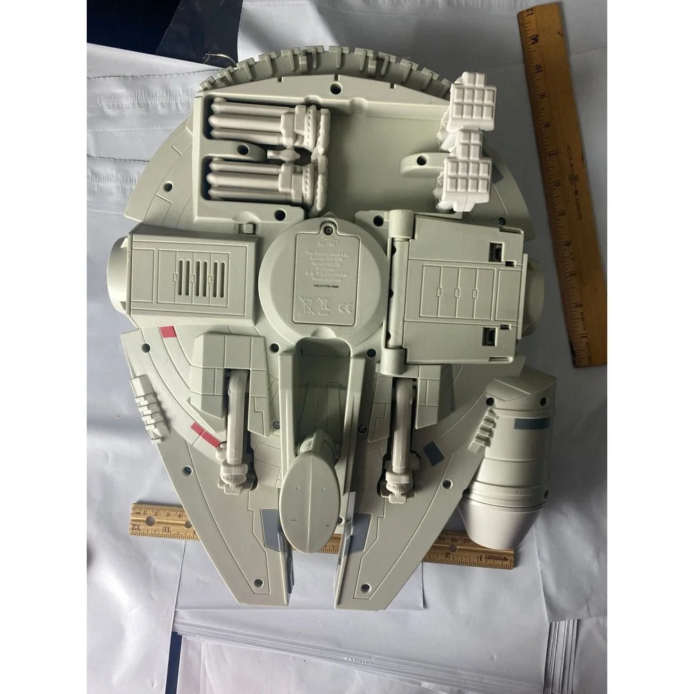 Disney Store Star Wars Millennium Falcon Large Toy Vehicle / Playset‎